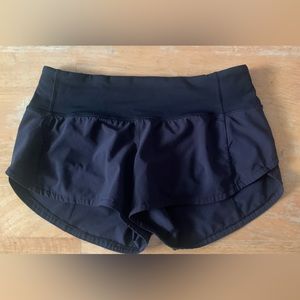 black lululemon speed up shorts size 2
